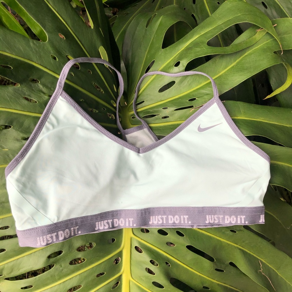Nike top